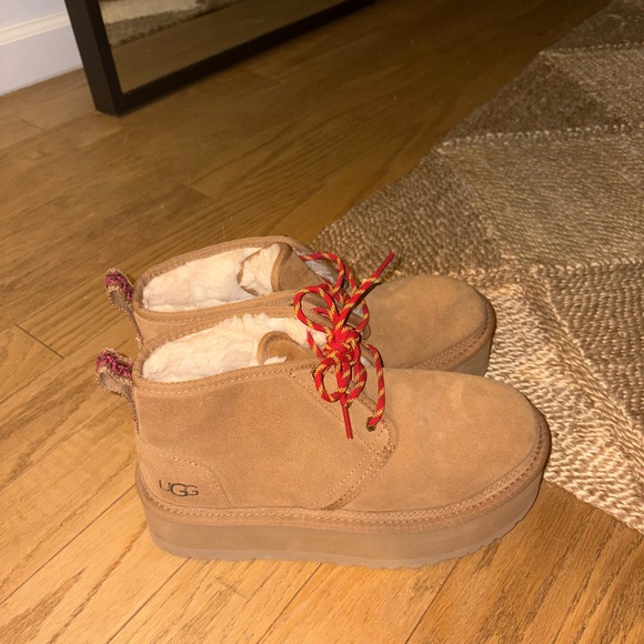 UGG Chestnut Suede Platform Boots with Red Laces - Picture 1 of 3